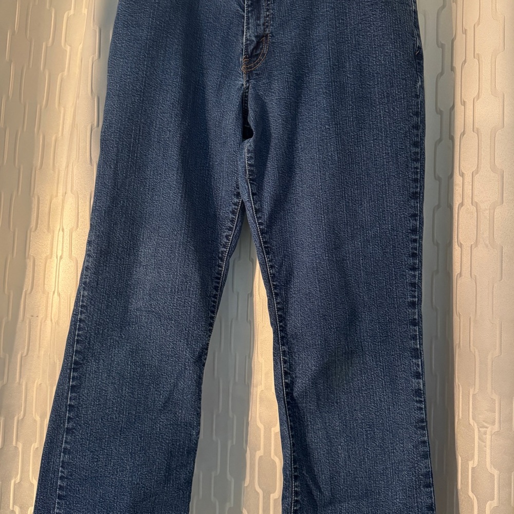 Woman’s Levi's 550’s Blue JeansSize 12S - Picture 8 of 9